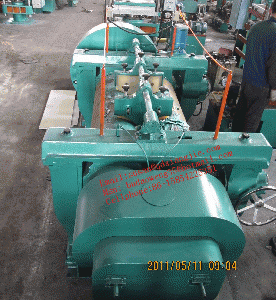 Open rubber mixing mill